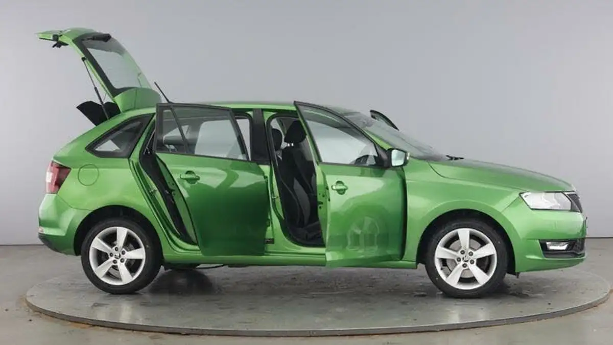 2018-skoda-rapid-spaceback-10-tsi-se-tech-109ps-big-9