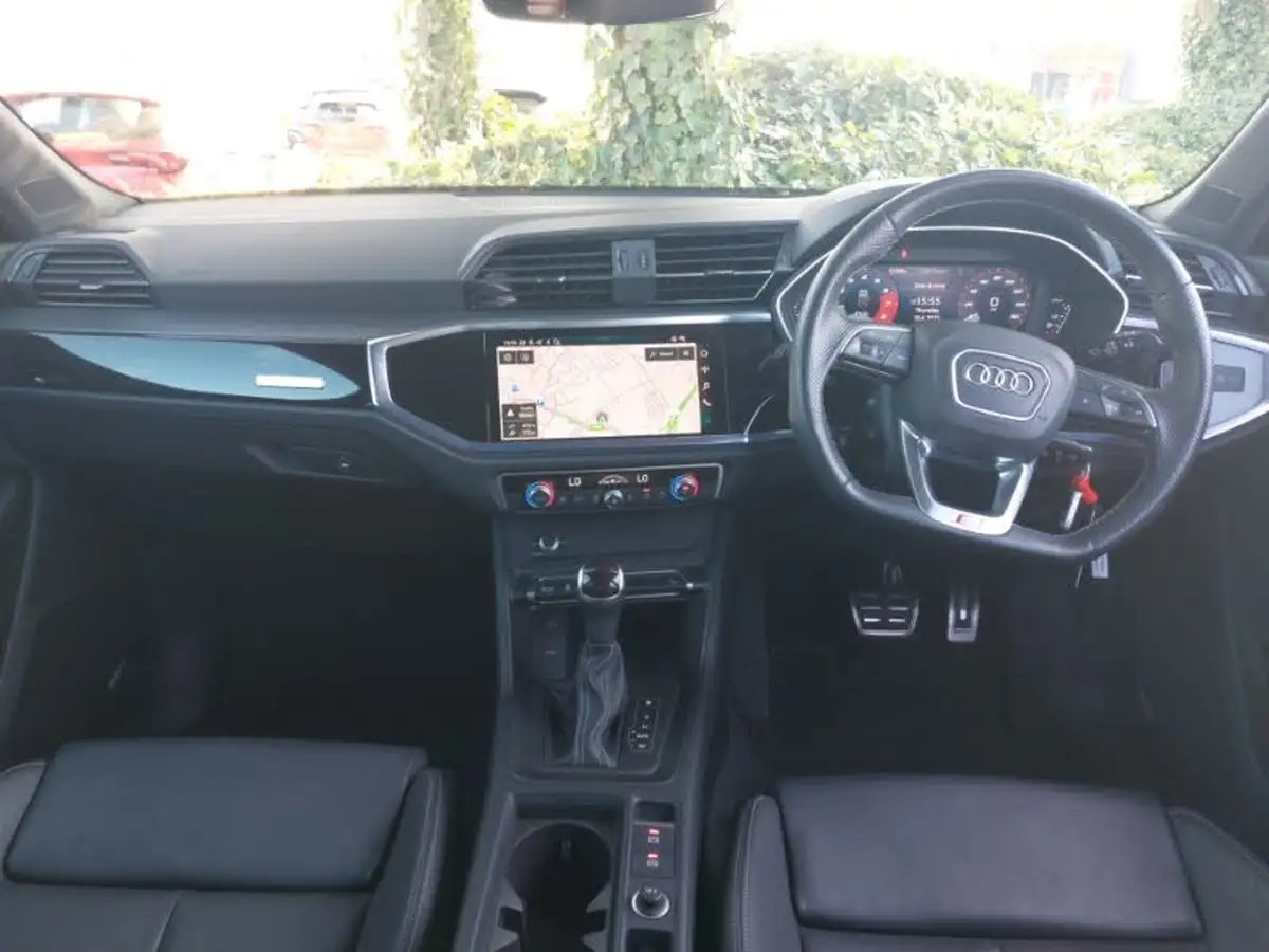 2023-audi-q3-20-40-tfsi-black-edition-sportback-big-2