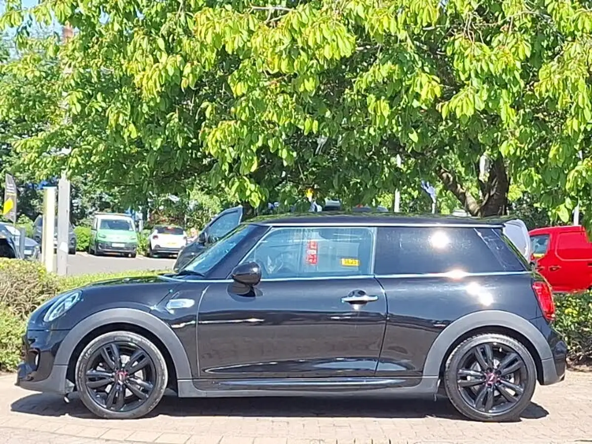 2019-mini-cooper-20-cooper-s-sport-189bhp-hatchback-3d-auto-big-3