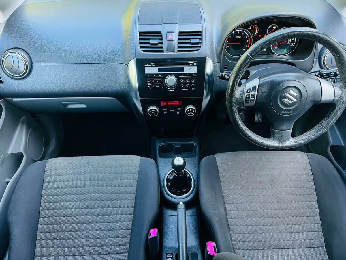 2011-suzuki-sx4-16-sz5-big-51