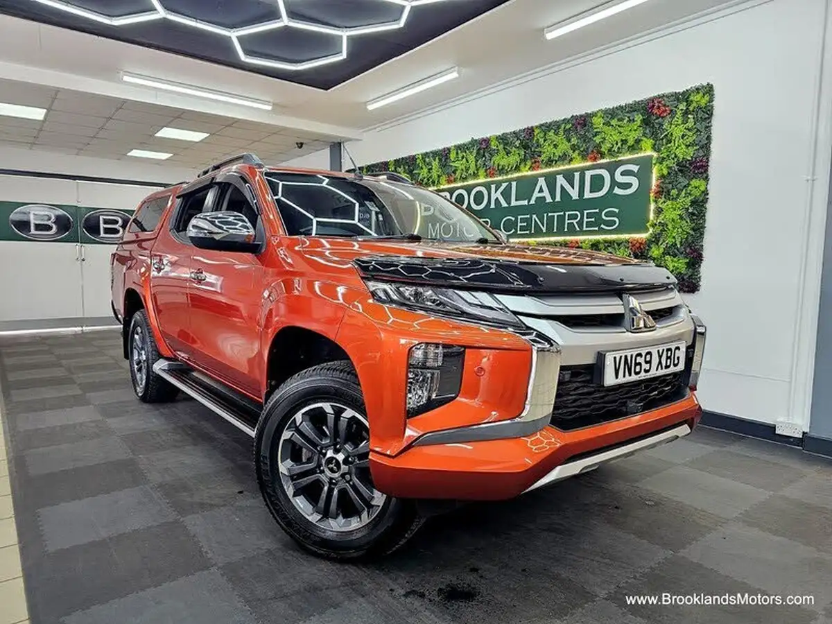 2019-mitsubishi-l200-22di-d-barbarian-x-big-5