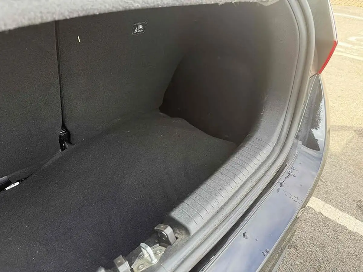 2022-hyundai-i10-10-se-connect-big-23