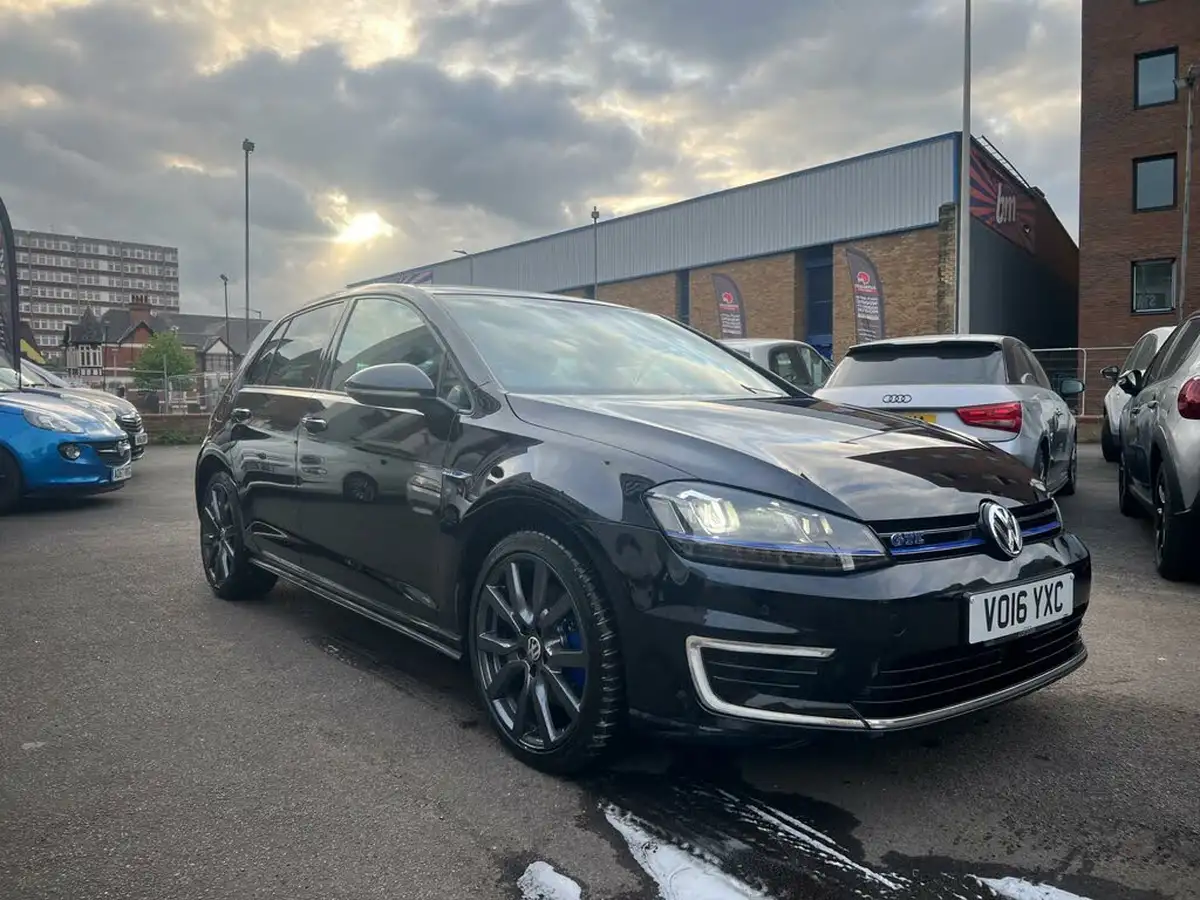 2016-volkswagen-golf-14-tsi-gte-nav-big-5