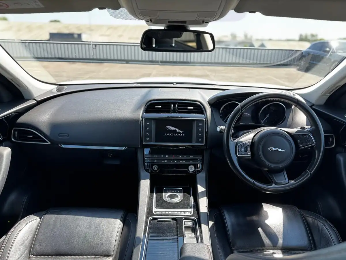 2017-jaguar-f-pace-20-i4d-prestige-180ps-awd-auto-big-15
