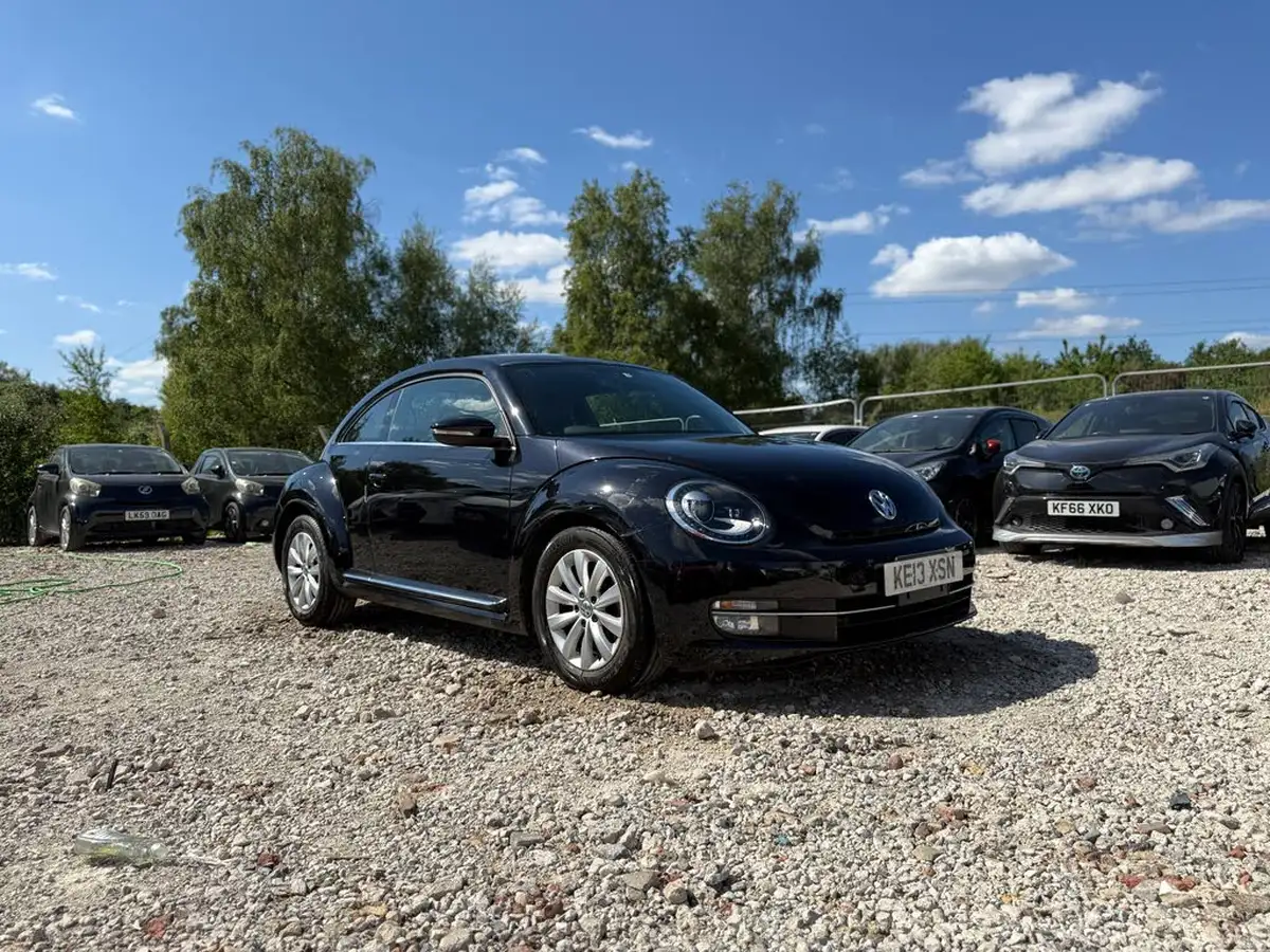 2013-volkswagen-beetle-big-0