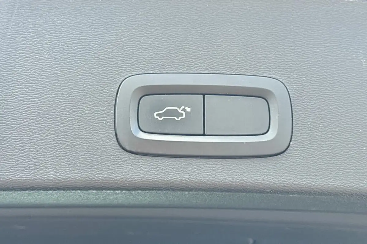 2021-volvo-xc40-15-t3-inscription-161bhp-auto-big-37