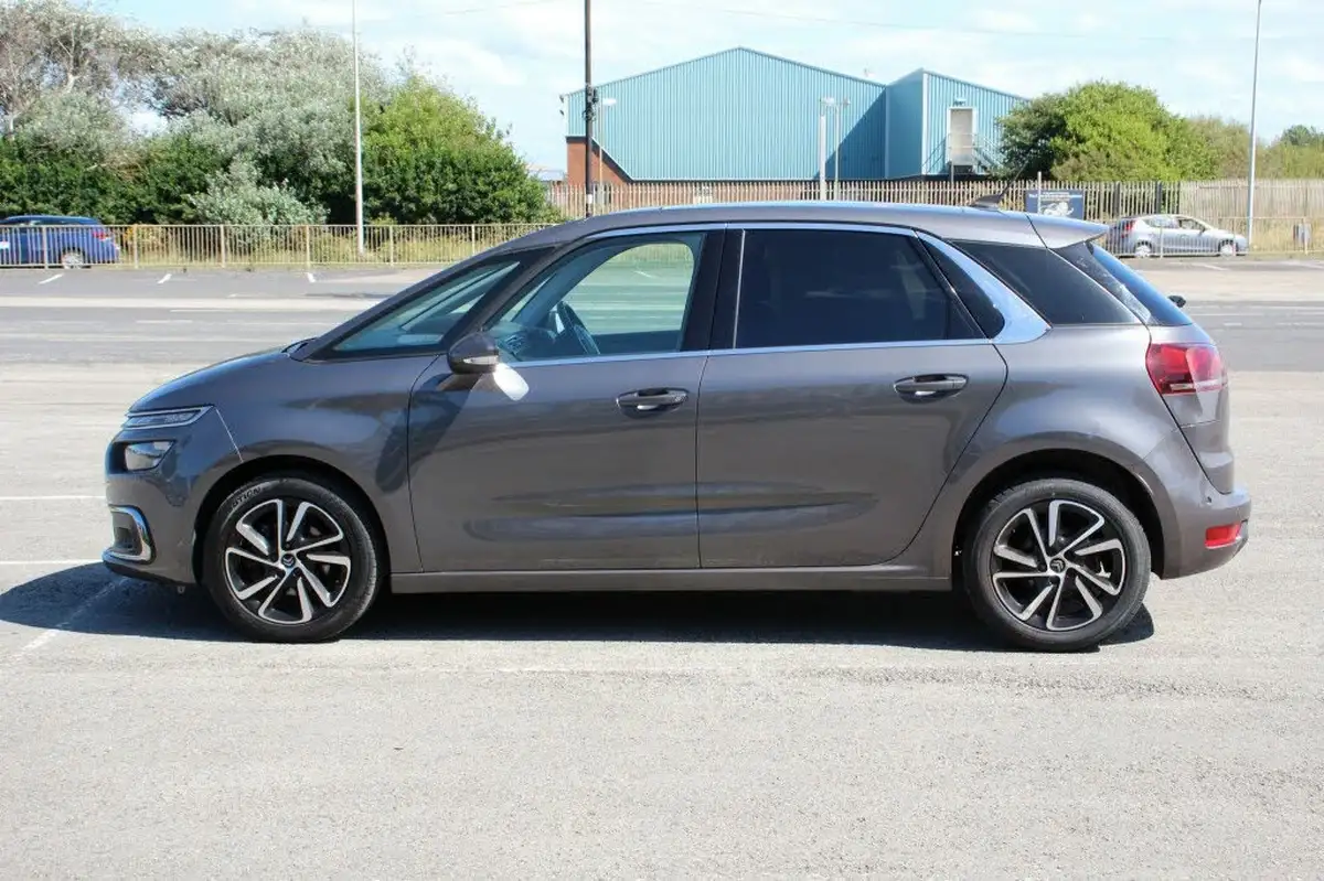 2018-citroen-c4-spacetourer-12-puretech-flair-big-11
