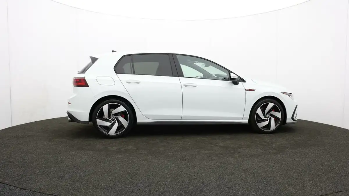 2024-volkswagen-golf-20-tsi-gti-245ps-big-31
