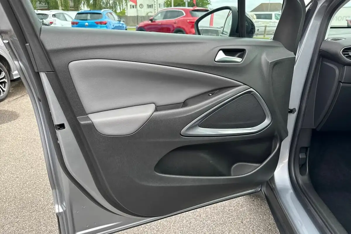 2021-vauxhall-crossland-x-12i-elite-big-35