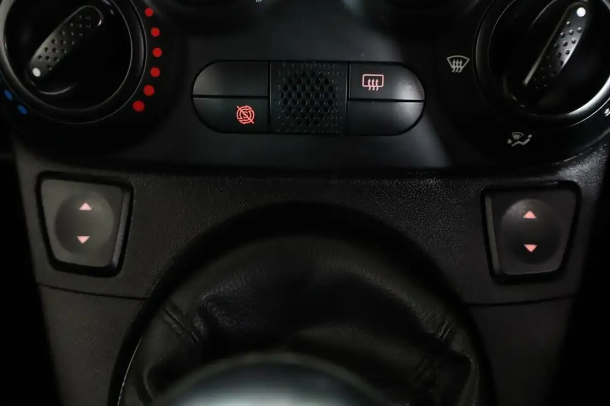 2014-fiat-500-12-s-big-26