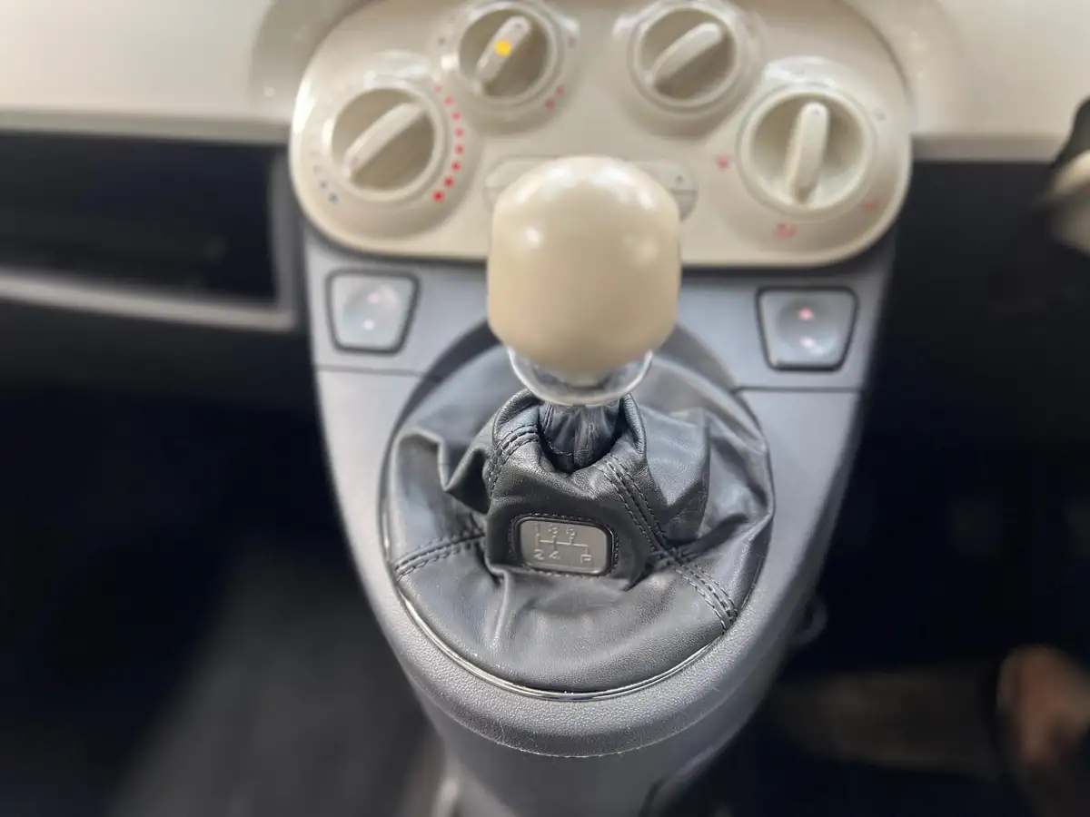 2010-fiat-500-12-lounge-69bhp-big-29