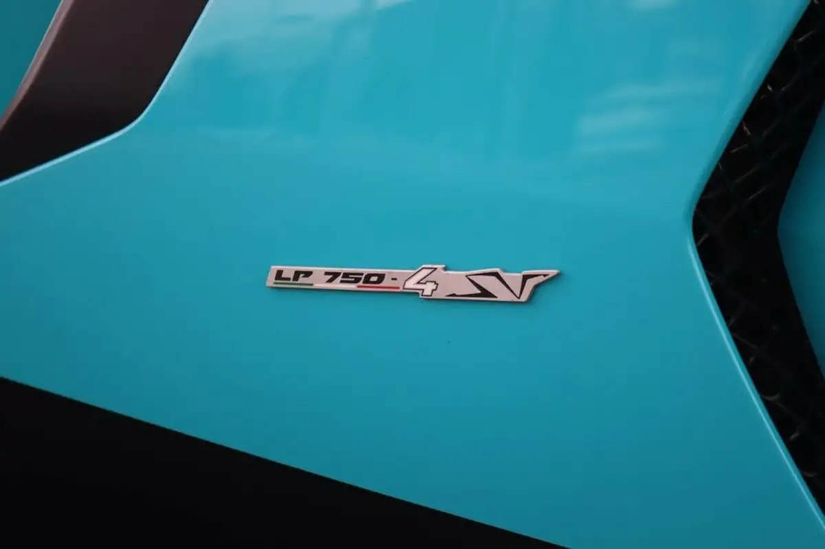 2016-lamborghini-aventador-65-lp-700-4-coupe-big-34