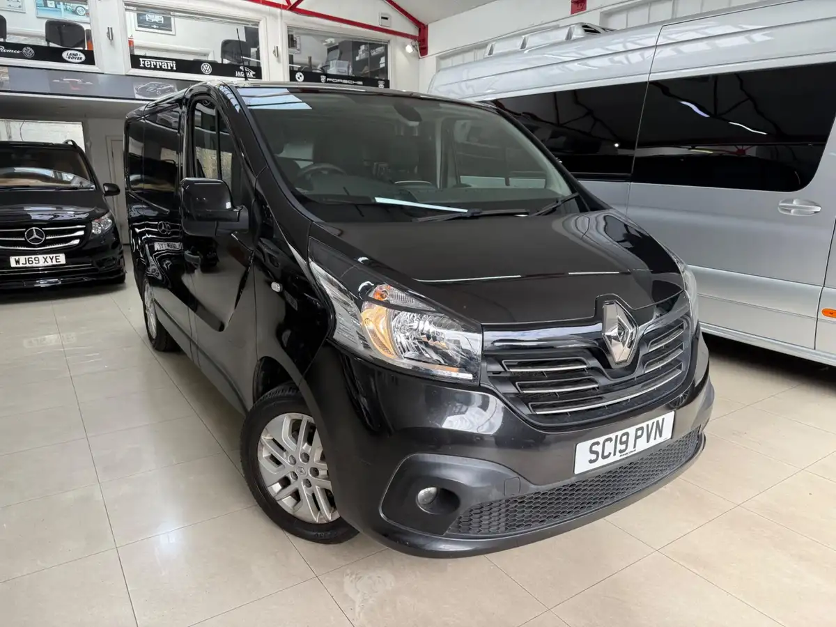 2019-renault-trafic-16dci-sl27-120-sport-nav-e6-panel-van-big-0