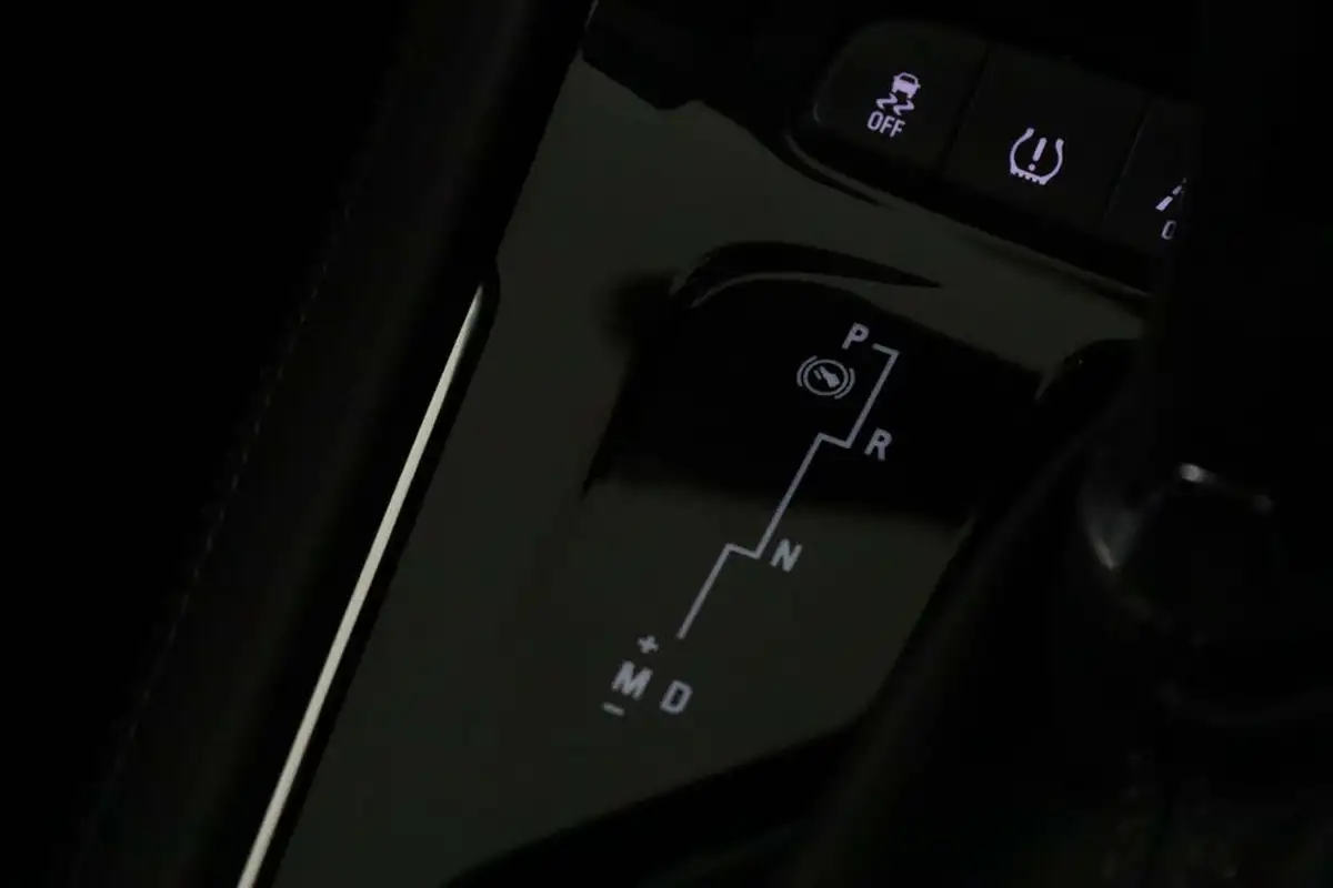 2020-vauxhall-grandland-x-12-sri-nav-auto-big-21