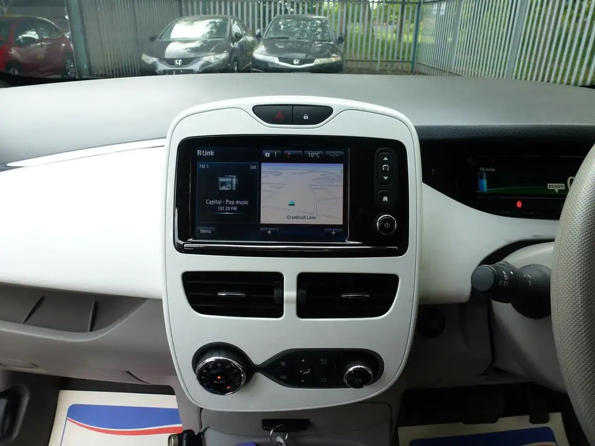 2018-renault-zoe-e-expression-nav-big-13