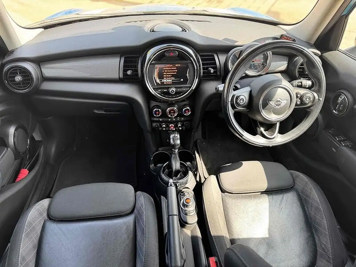 2015-mini-cooper-15-cooper-5d-auto-big-15