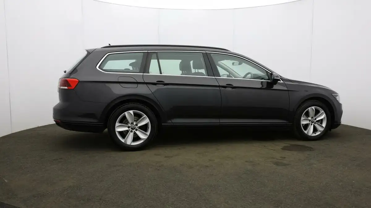 2021-volkswagen-passat-20tdi-se-nav-150ps-estate-5d-big-51