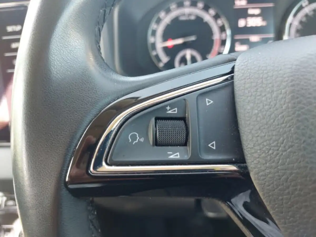 2019-skoda-karoq-16tdi-se-big-12