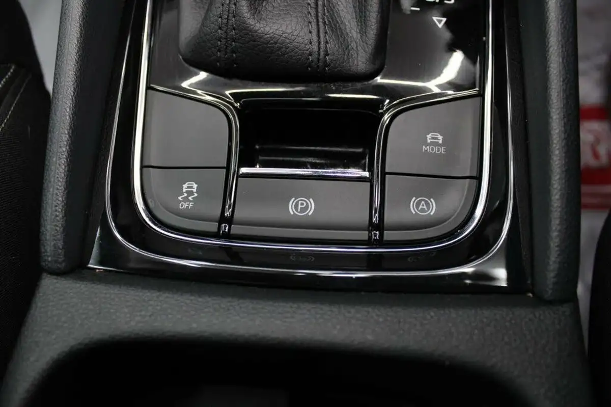 2018-skoda-karoq-15-tsi-edition-ss-dsg-big-31