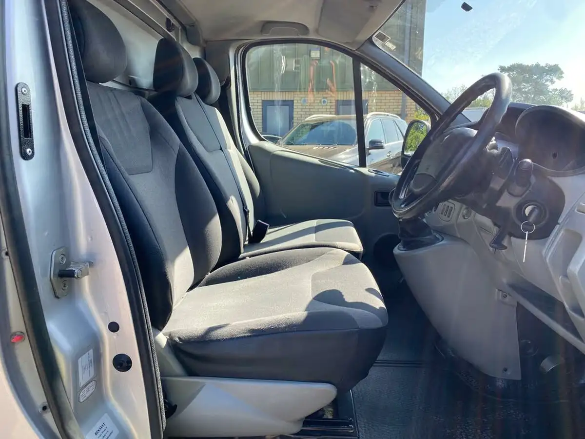 2010-renault-trafic-20td-ll29dci-115-20dci-ll29-phase-3-sat-nav-panel-van-big-6