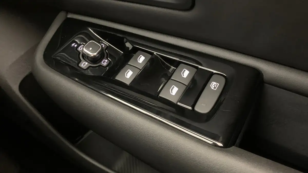 2023-citroen-c5-x-12-puretech-shine-big-36