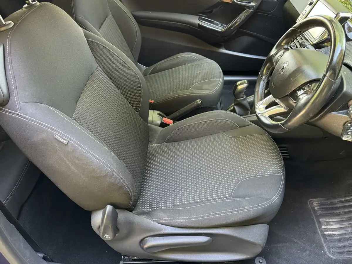 2016-peugeot-208-12-puretech-allure-82bhp-3d-big-26