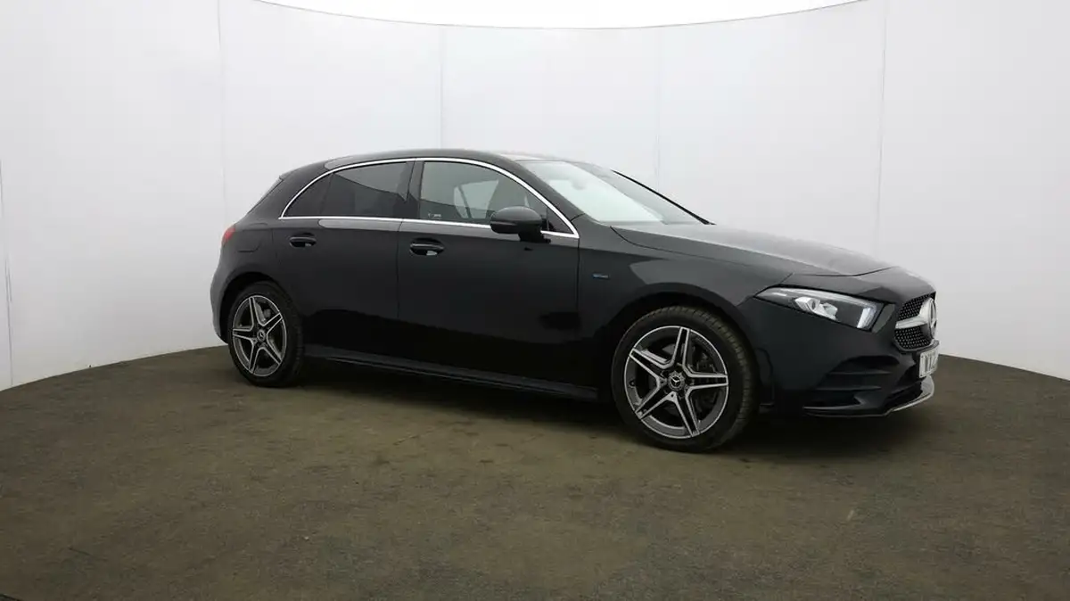 2021-mercedes-benz-a-class-13-a250e-amg-line-hatchback-5d-big-40