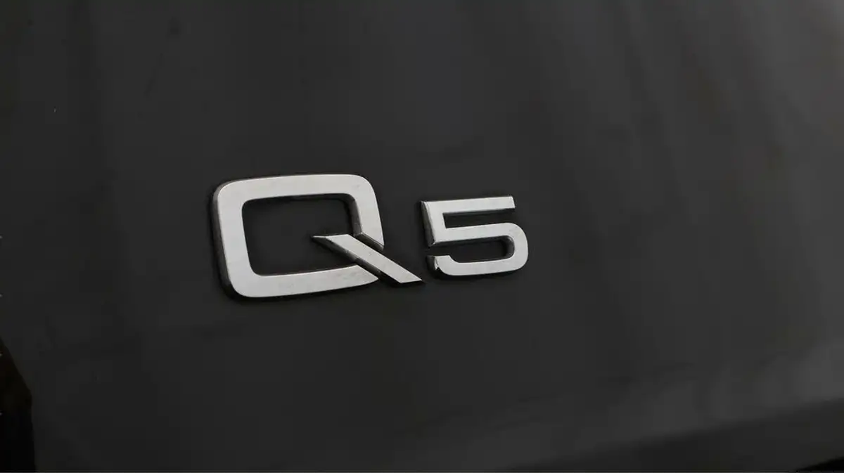 2022-audi-q5-20-50-tfsi-e-s-line-station-wagon-big-21