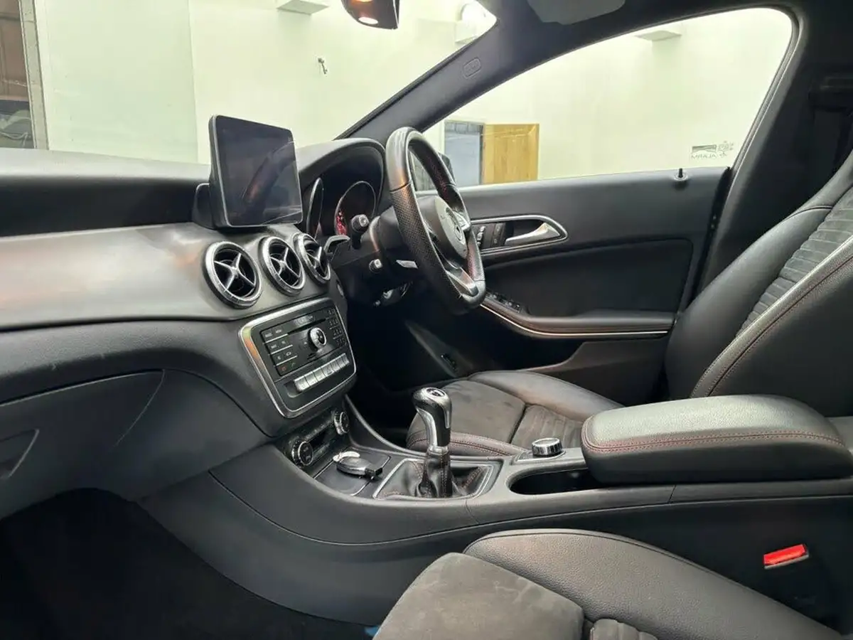 2019-mercedes-benz-cla-16-cla-200-amg-line-night-edition-plusss-coupe-4d-big-15