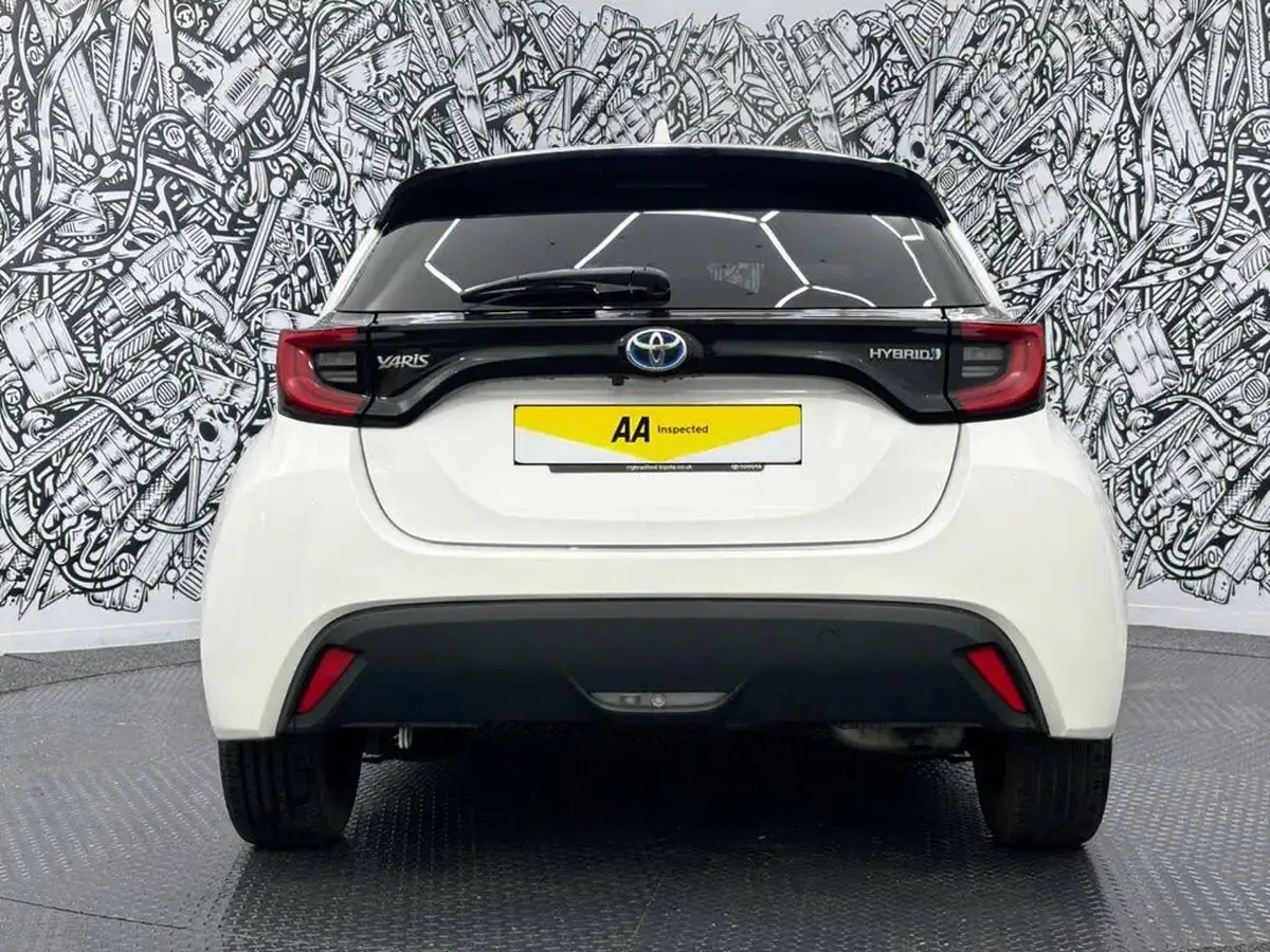 2021-toyota-yaris-15-vvt-i-design-big-8
