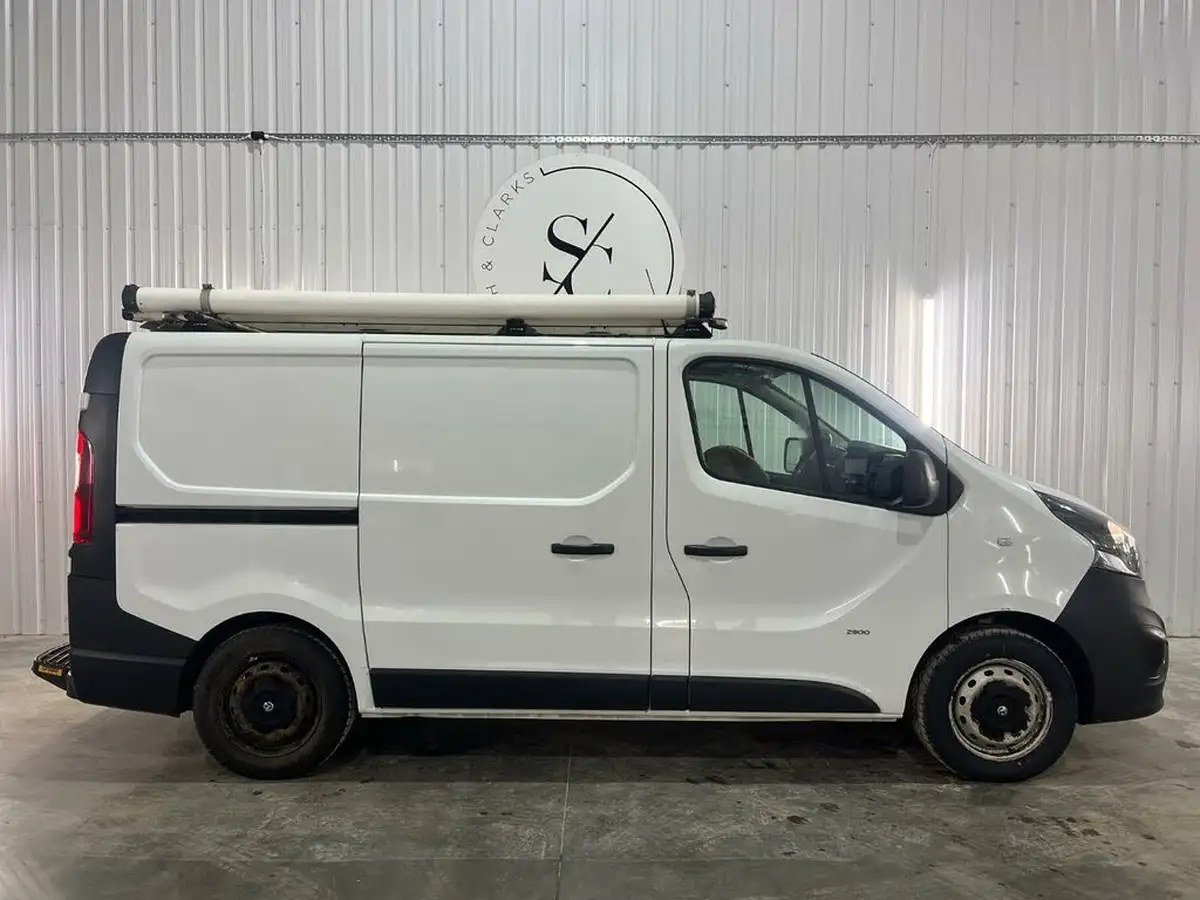 2017-vauxhall-vivaro-16cdti-2900-l1h1-95pseu6-ss-ecoflex-panel-van-big-1