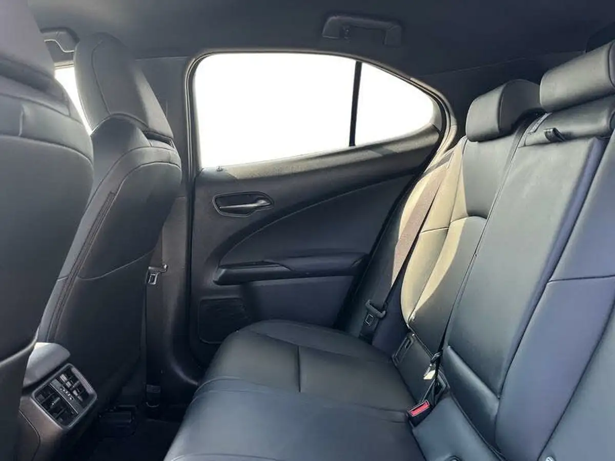 2023-lexus-ux-250h-20-f-sport-design-big-3