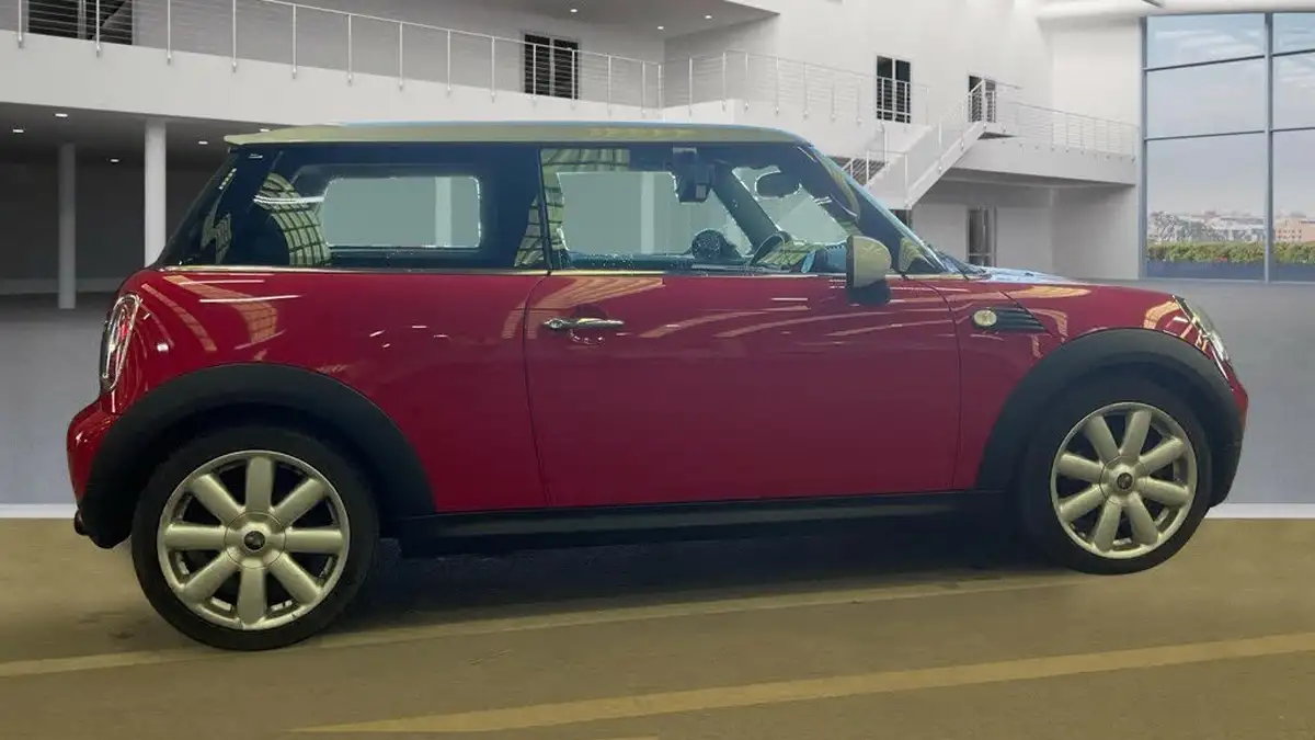 2010-mini-cooper-16-cooper-122bhp-hatchback-3d-big-4