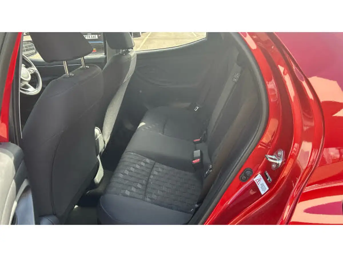 2024-toyota-yaris-15-vvt-i-icon-big-12