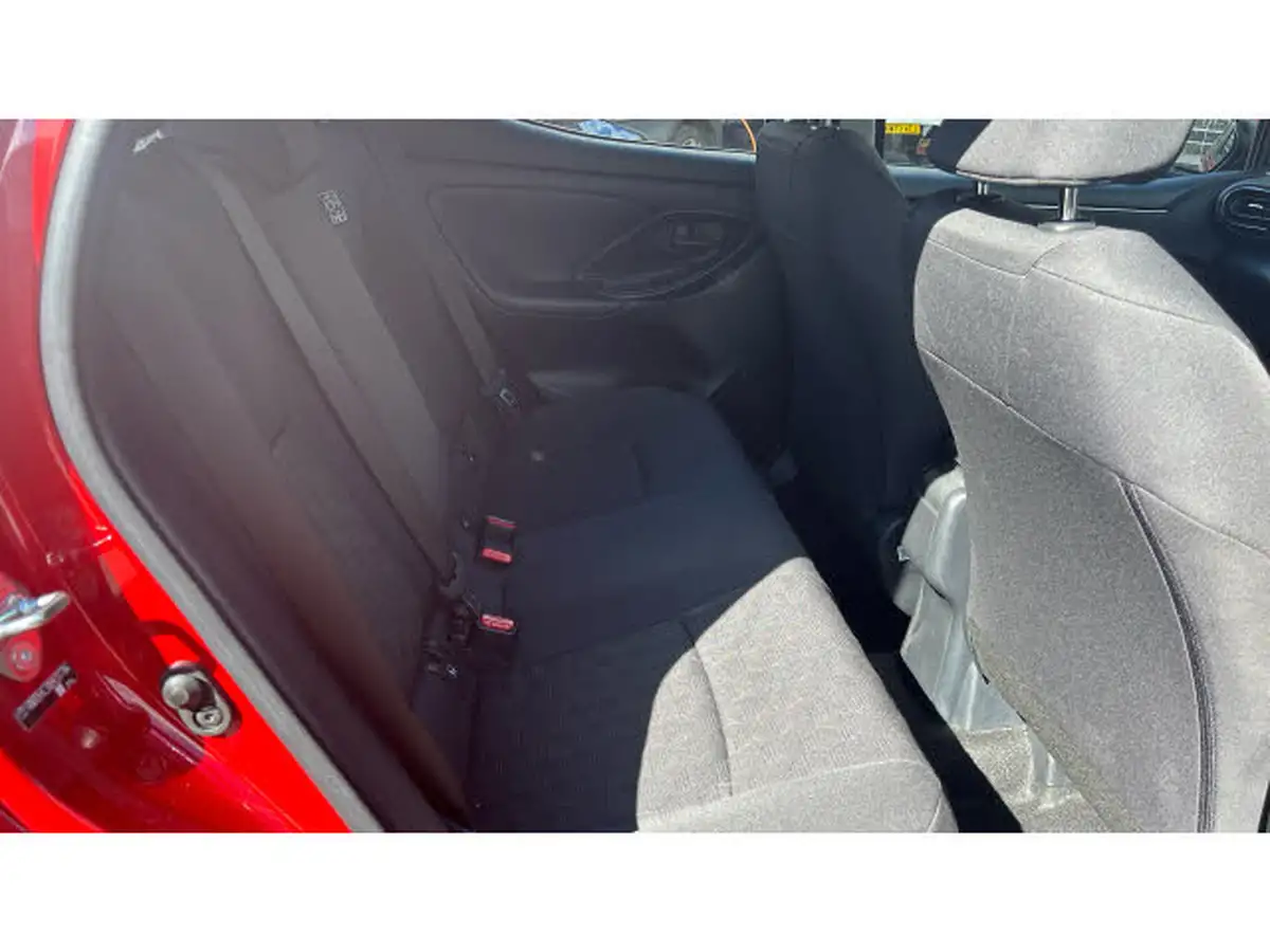 2024-toyota-yaris-15-vvt-i-icon-big-36