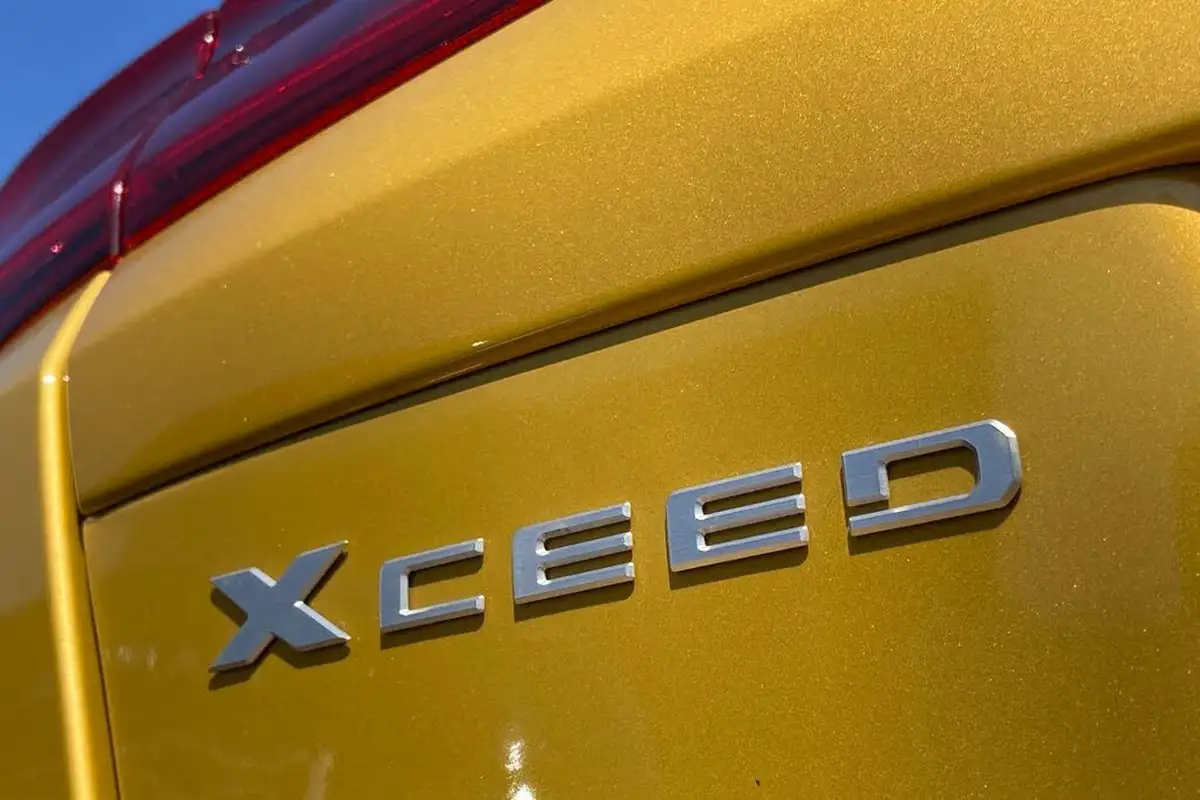 2022-kia-xceed-15-t-gdi-4-big-38