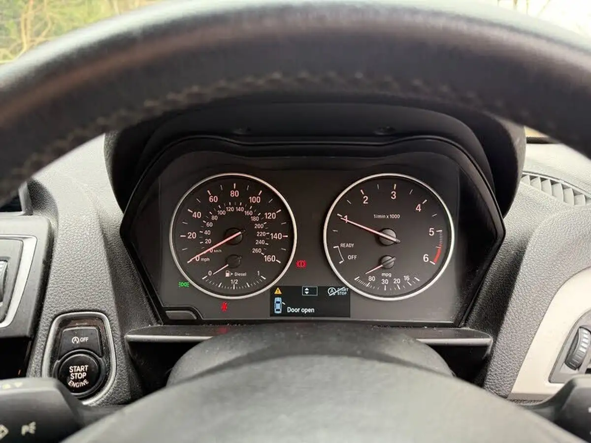2017-bmw-1-series-15td-116d-eff-dyn-plus-5d-big-12