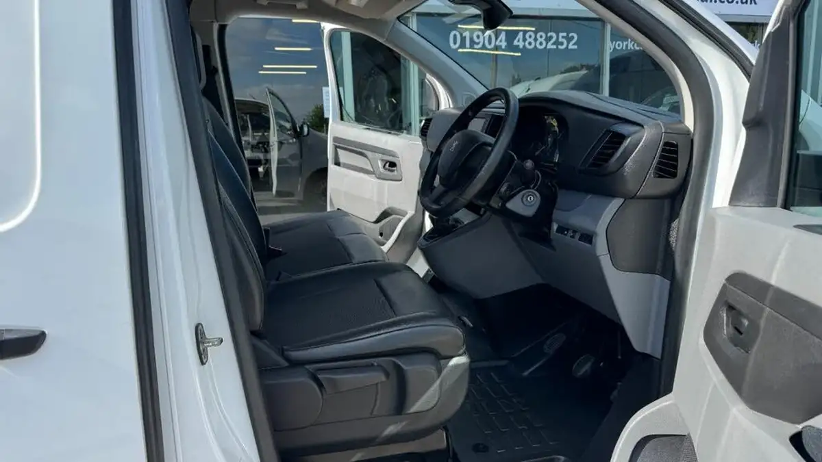 2021-peugeot-expert-15-bluehdi-professional-compact-1000-eu6dt-e-big-26