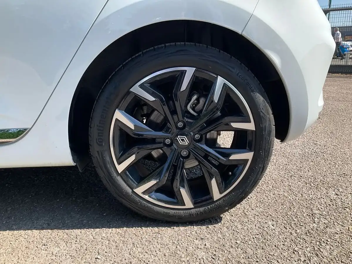 2023-renault-clio-16-techno-big-4