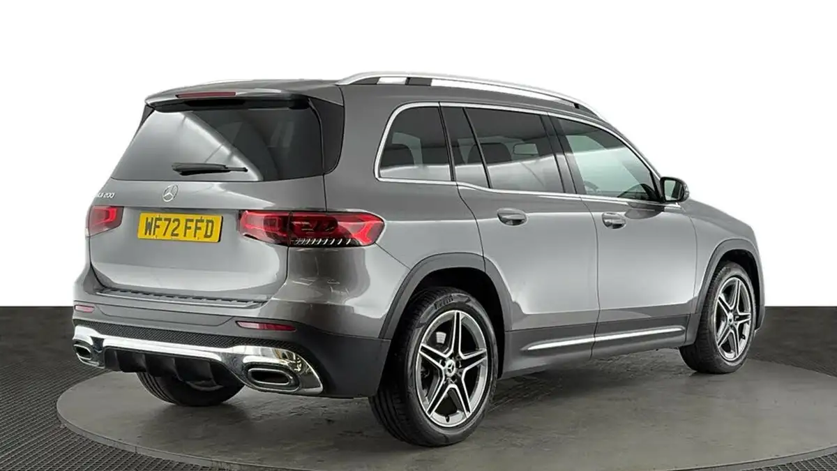 2021-mercedes-benz-glb-class-13-glb200-amg-line-8g-tronic-big-3