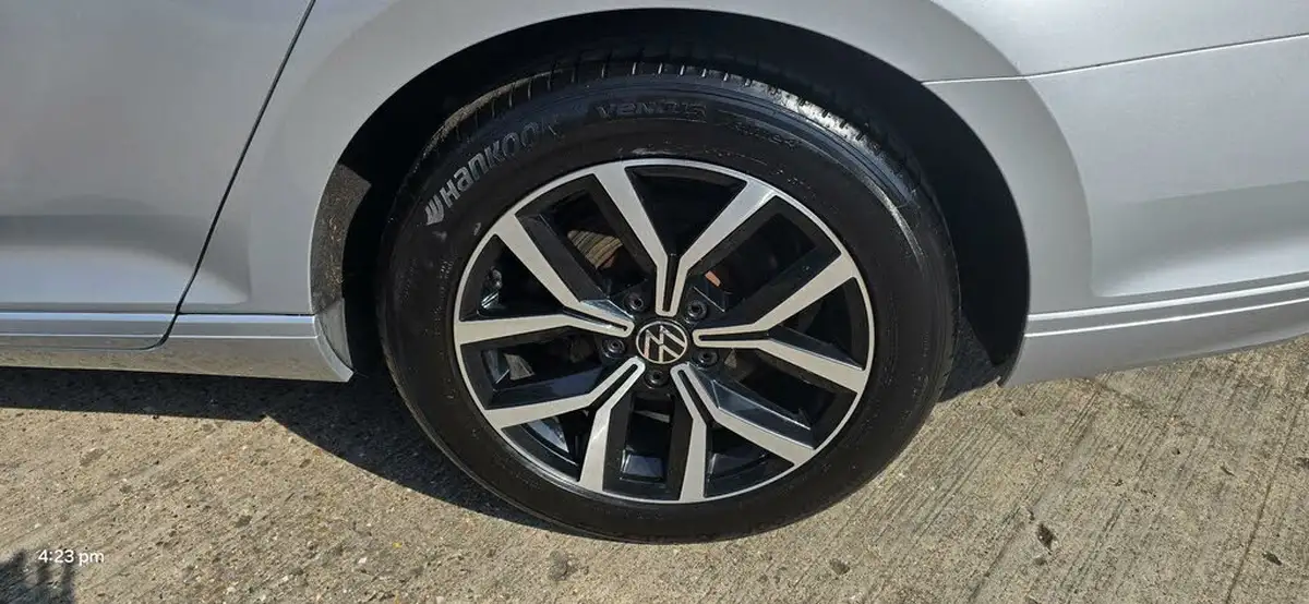 2020-volkswagen-passat-20tdi-sel-150ps-evo-estate-5d-dsg-big-21