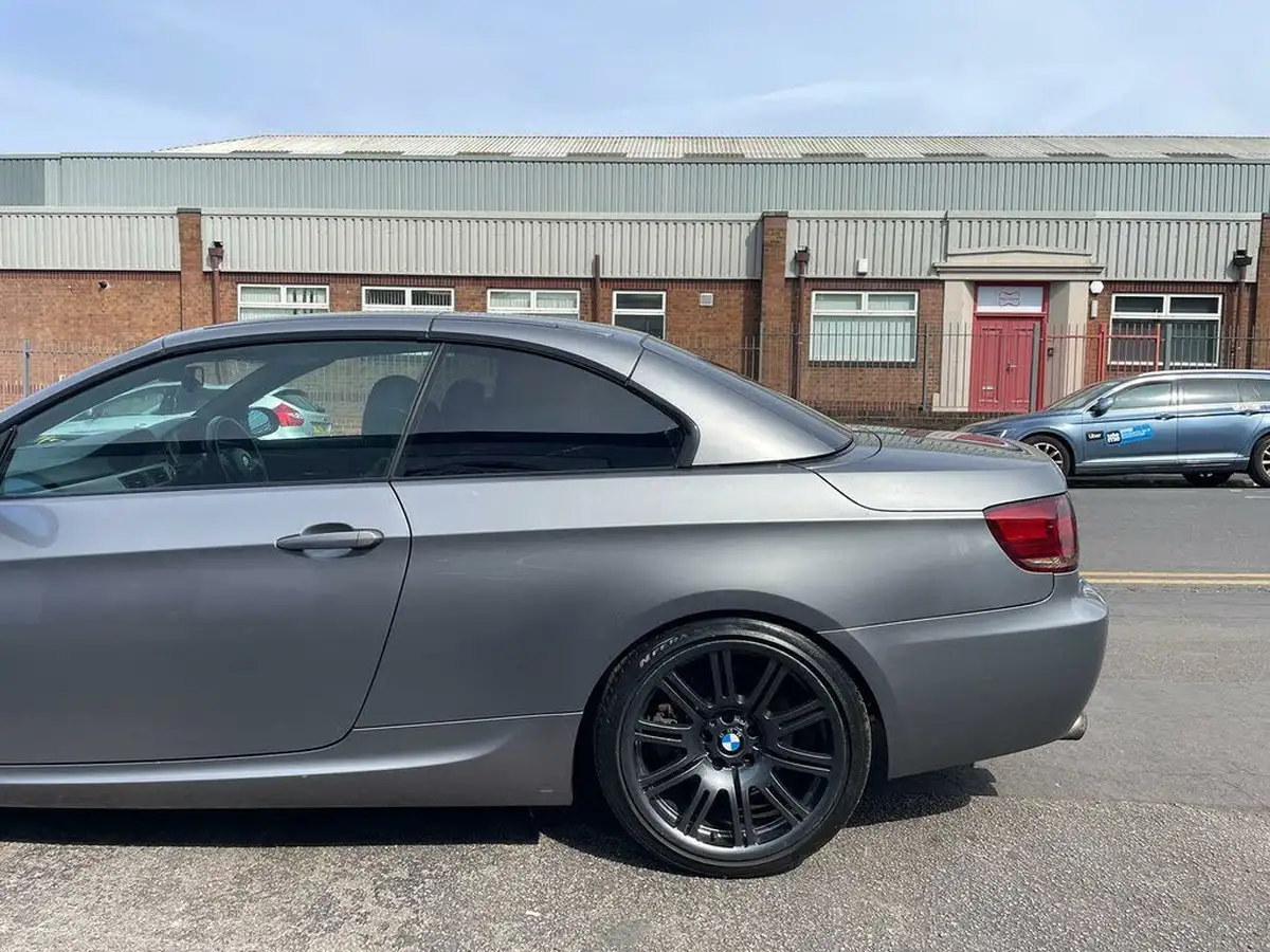 2008-bmw-3-series-30-330i-m-sport-convertible-2d-big-14