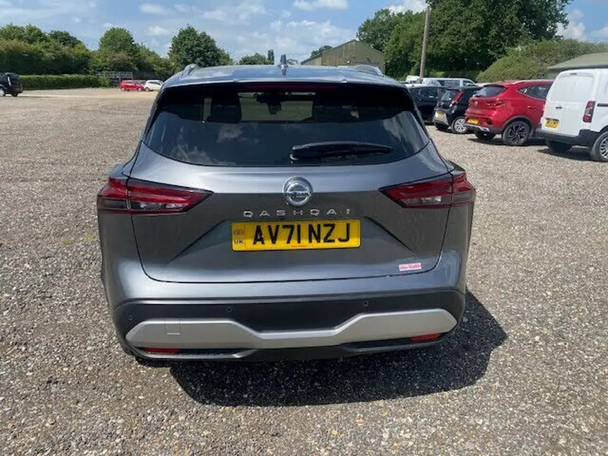 2021-nissan-qashqai-13-dig-t-premiere-edition-140ps-big-5