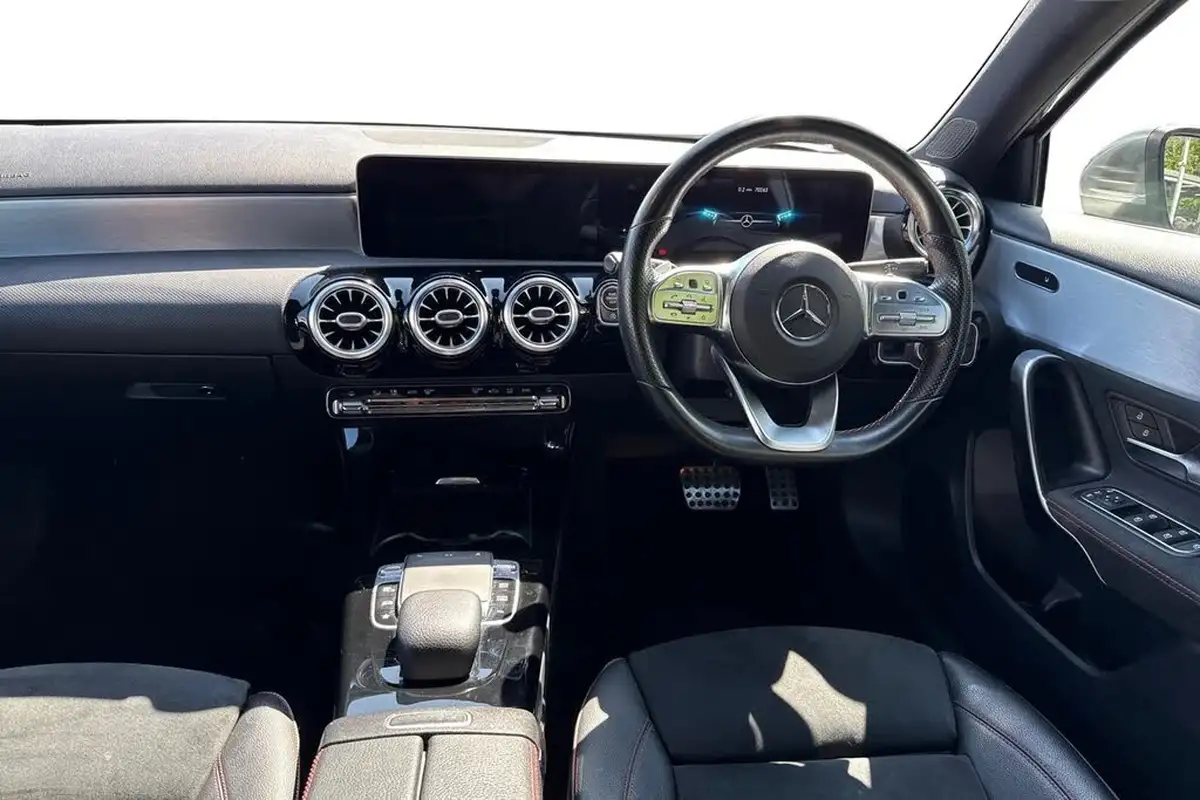 2018-mercedes-benz-a-class-13-a200-amg-line-premiumss-hatchback-5d-7g-dct-big-17