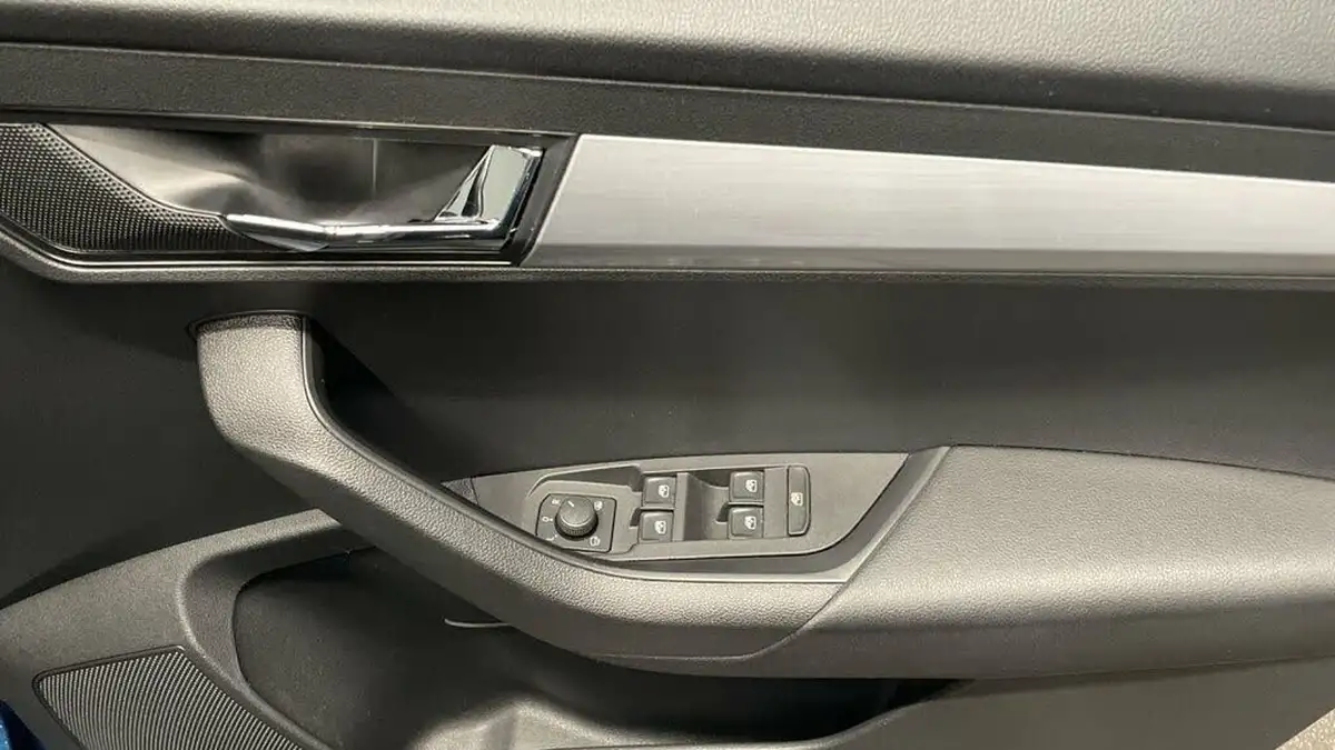 2018-skoda-karoq-10-tsi-se-ss-dsg-big-22
