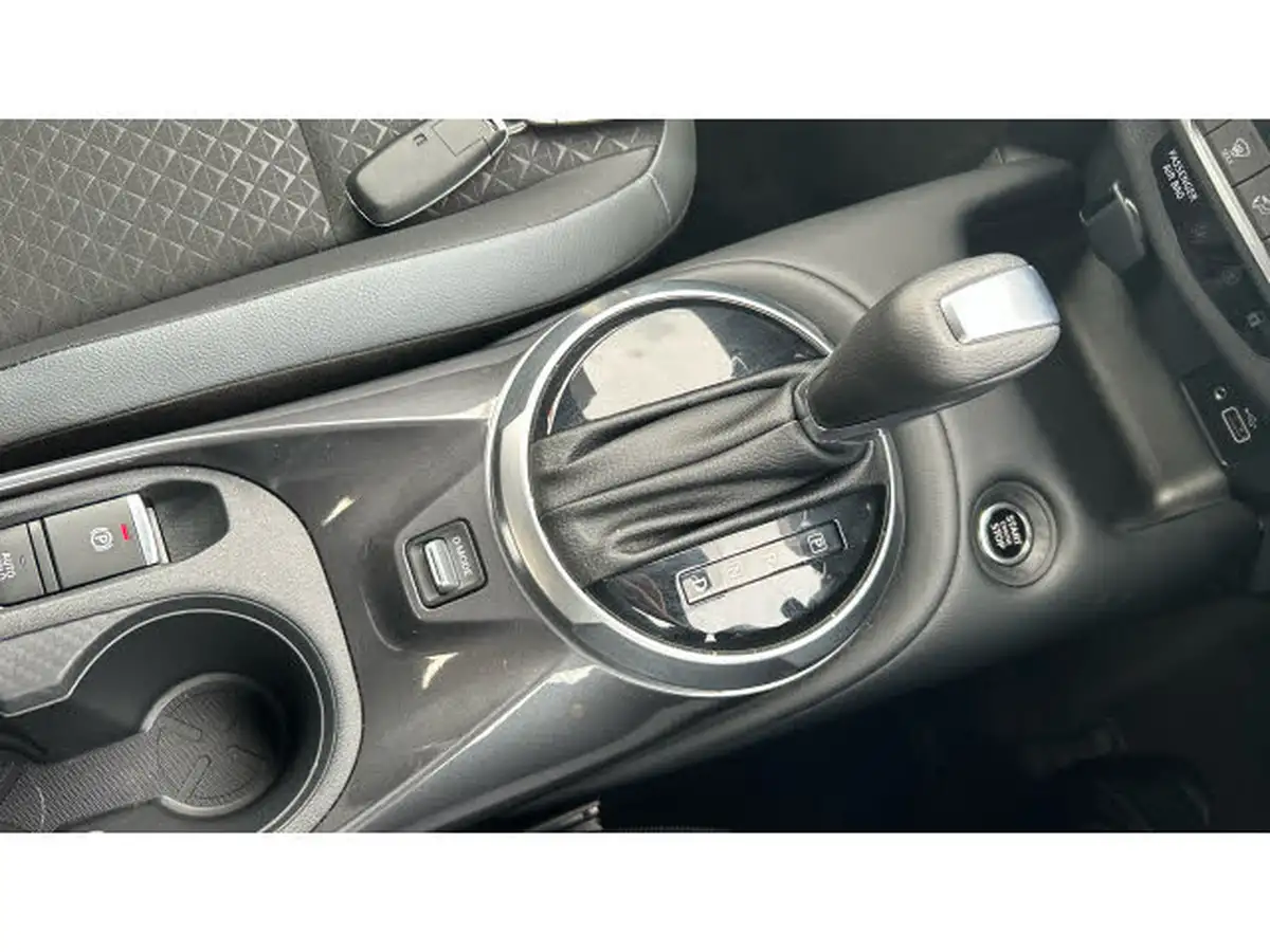 2024-nissan-juke-10-dig-t-n-connecta-dct-big-24