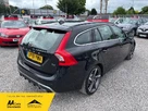 2011-volvo-v60-16-t4-r-design-small-6