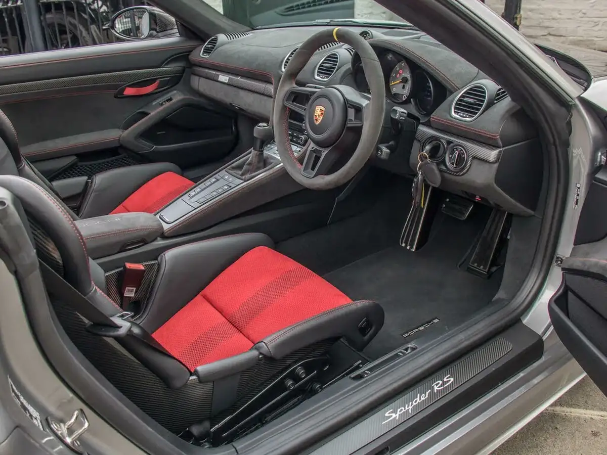 2024-porsche-boxster-718-40-spyder-rs-big-2