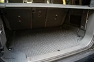 2023-land-rover-110-defender-30-d250-x-dynamic-hse-small-40