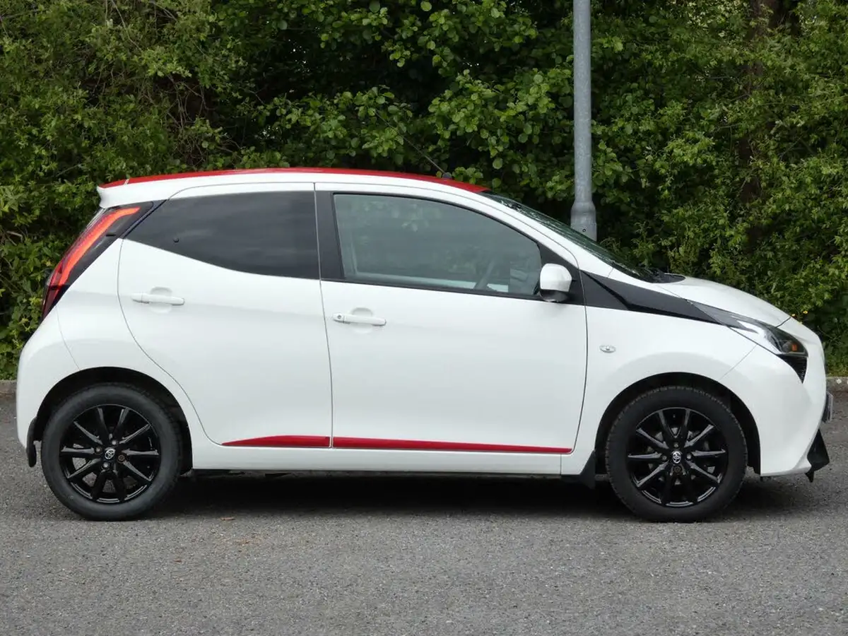 2018-toyota-aygo-10-vvt-i-x-press-71bhp-big-8